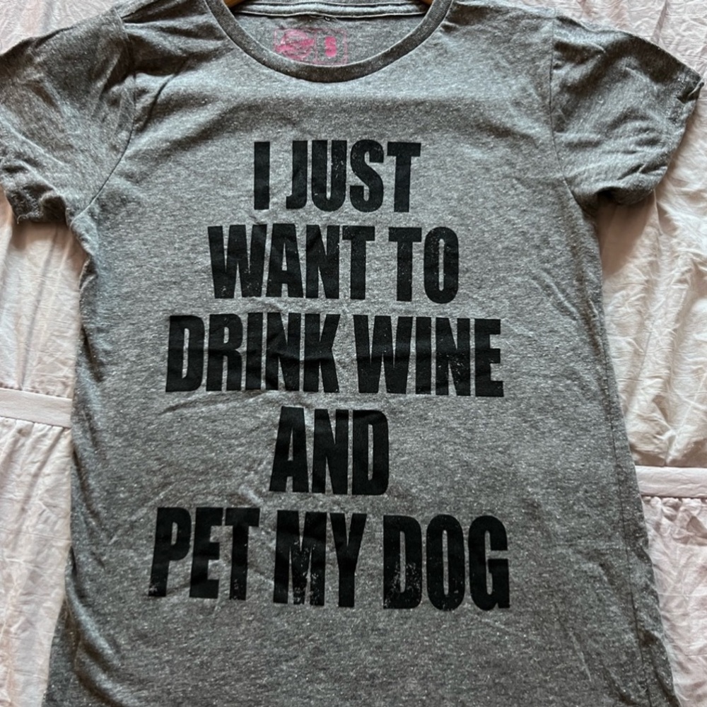 Graphic tee